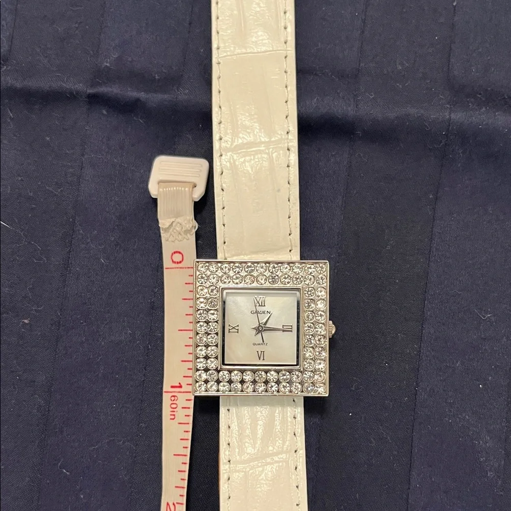 Gruen Silvertone Square Watch‎ with Interchangeable Leather Straps